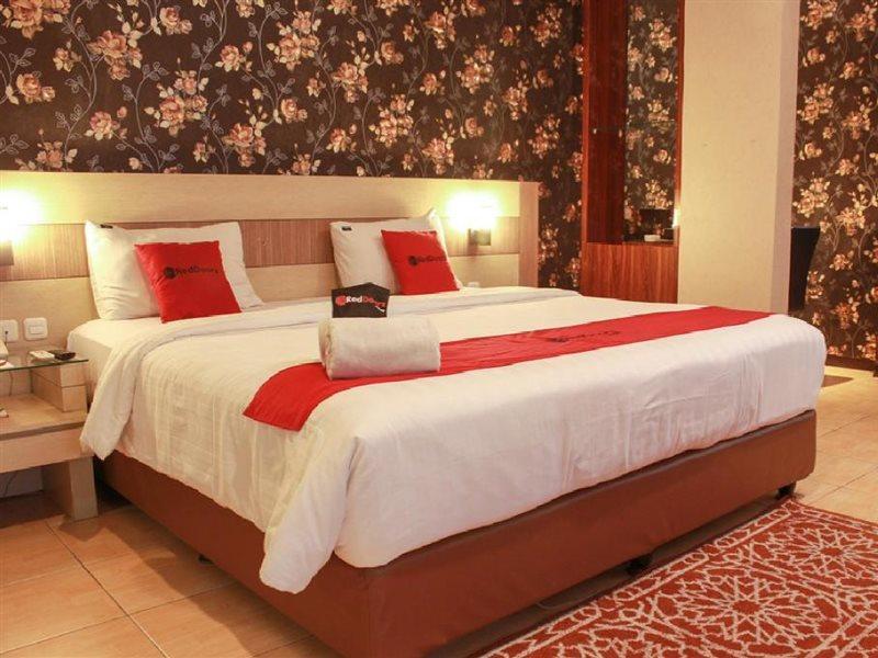 Reddoorz Premium Near Bandung Station Exterior foto