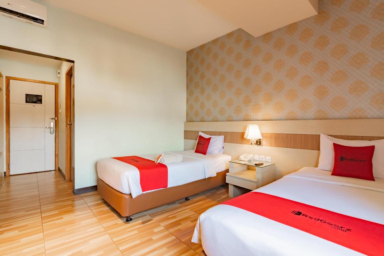 Reddoorz Premium Near Bandung Station Exterior foto
