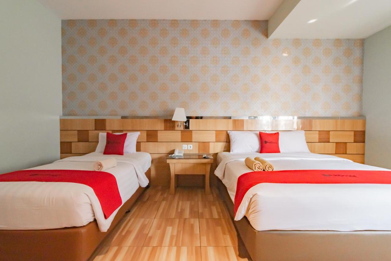 Reddoorz Premium Near Bandung Station Exterior foto