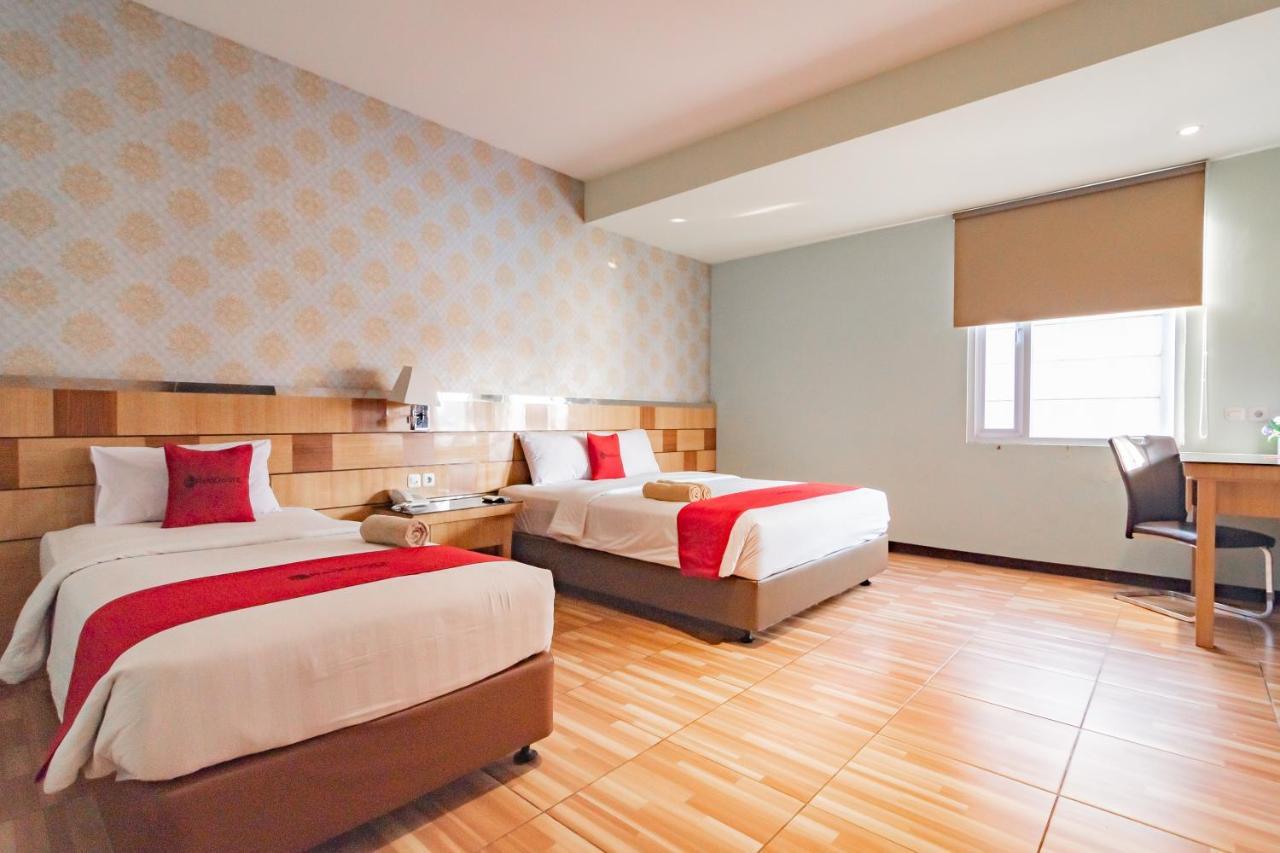 Reddoorz Premium Near Bandung Station Exterior foto